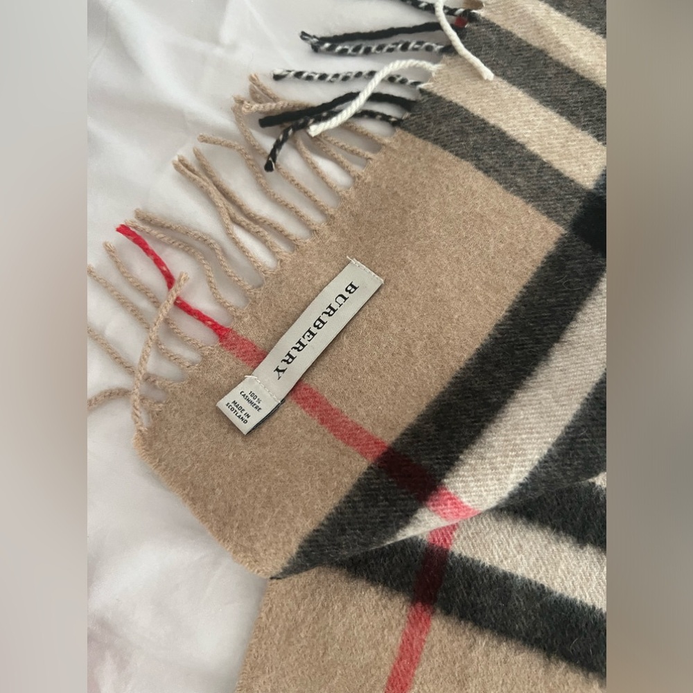 Burberry classic scarf